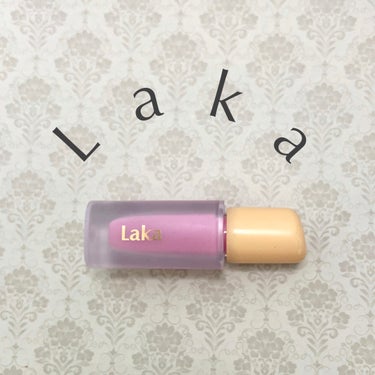 ꙳⋆⸜ Laka フルーティーグラムティント
・・・・・・・・・・・・・・・・・・・・・
¥1,584(税込)Qoo10メガ割
⁡
いちごミルクのような
しっかり白みのある、青みピンク🍓
私はライト寄りブライト夏なので、
めちゃくちゃ馴染んで大好きな色です🤍
みずみずしく保湿感もあり、しっとりしていますが
ベタつくわけでもなくつけ心地も軽いです🧚‍♀️
甘い香りがするので、苦手な方は苦手かも
個人的には、ツヤ感も長く続くなという印象です🫧
色持ちもいいので、おでかけにも重宝しています🫶
⁡
⁡
#Laka #ラカ #フルーティーグラムティント #リップティント #リップ #ソーダ  #お気に入りリップ #ブルベ夏 #ブライトサマー #クリアウィンター #コスメ好きな人と繋がりたい  #色持ち担当リップ の画像 その1