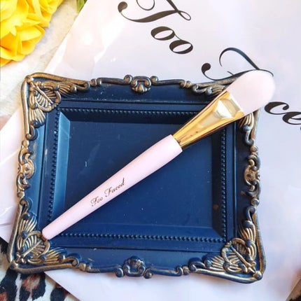 ダイヤモンドライト ハイライター ブラシ/Too Faced/メイクブラシを使ったクチコミ(6枚目)