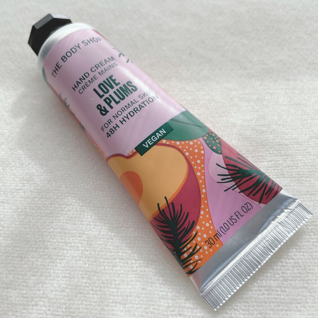 The body shop
ハンドクリーム プラム

クリスマス限定🎄💚
甘酸っぱい香りのハンドクリーム
テストしてよかったからgetしてきた😆

プラムとピオニーの幸せになる香り💕
プラムエキス(整肌成分)・シアバター(保湿成分)