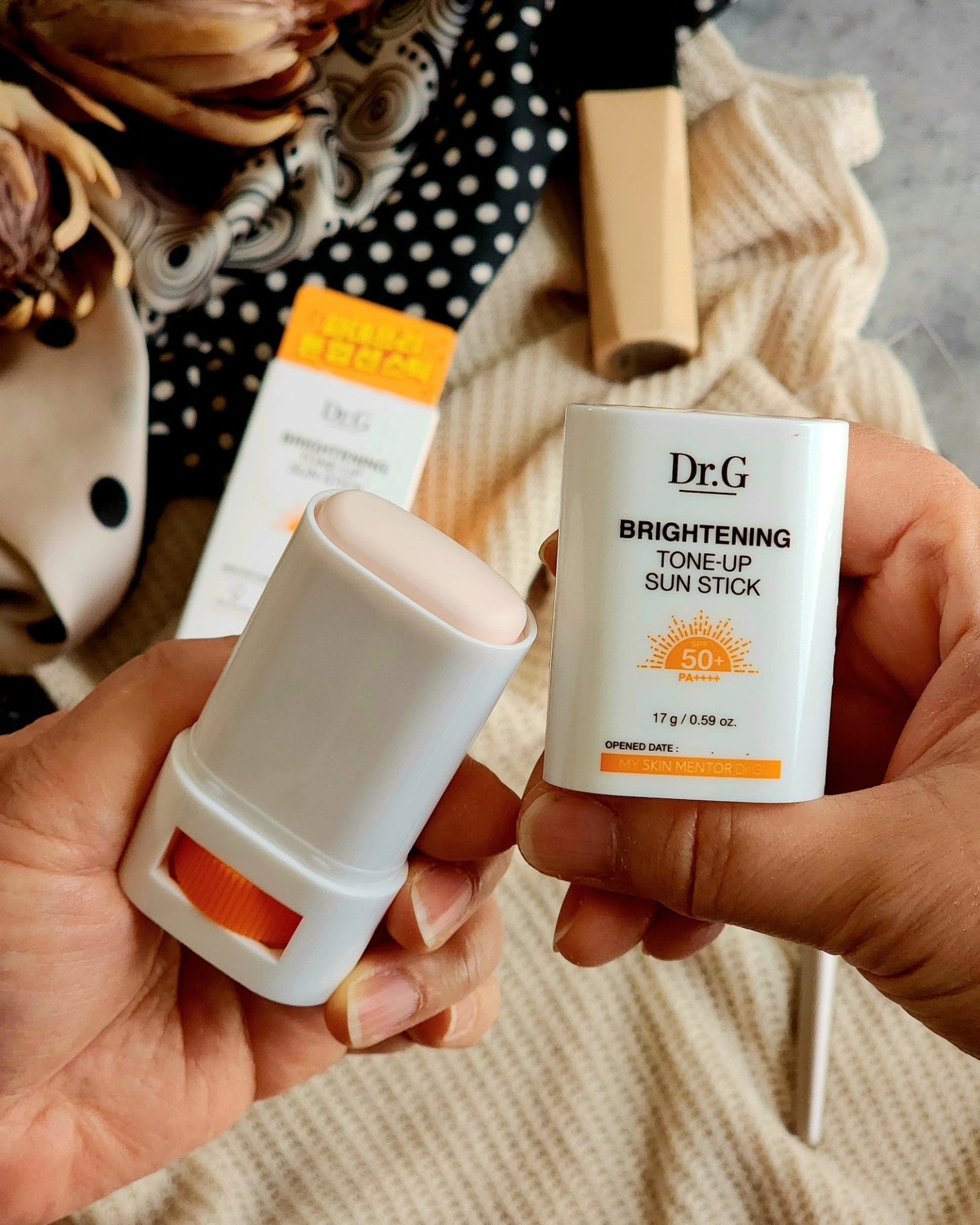 ブライトニングアップサンスティック SPF50+ PA++++/Dr.G/日焼け止めスティックを使ったクチコミ(2枚目)