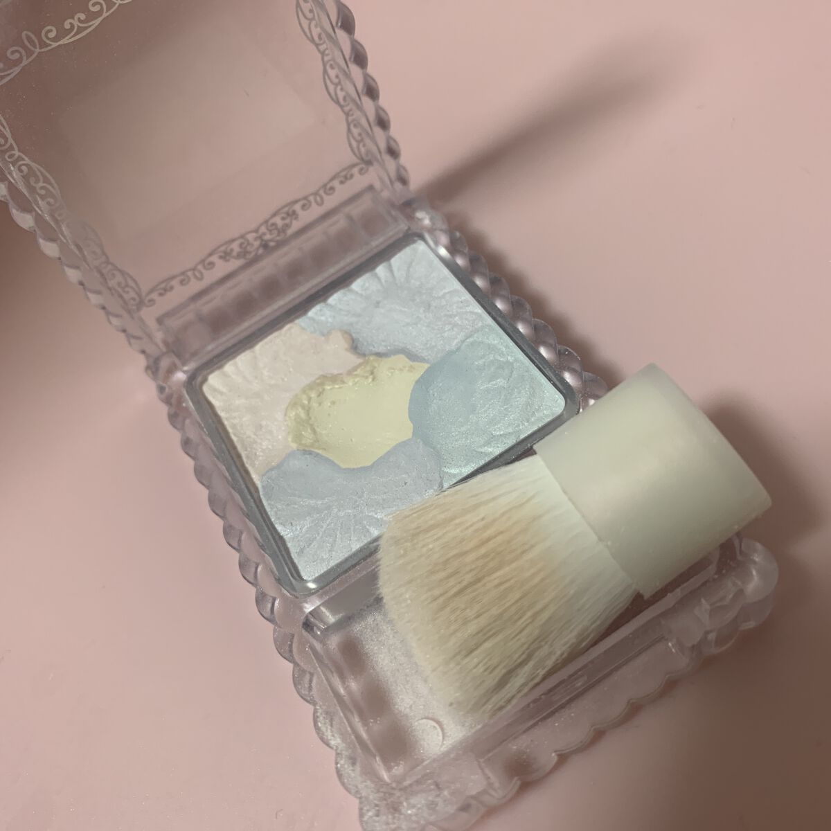 グロウフルールハイライター/キャンメイク/パウダーハイライトを使ったクチコミ（2枚目）