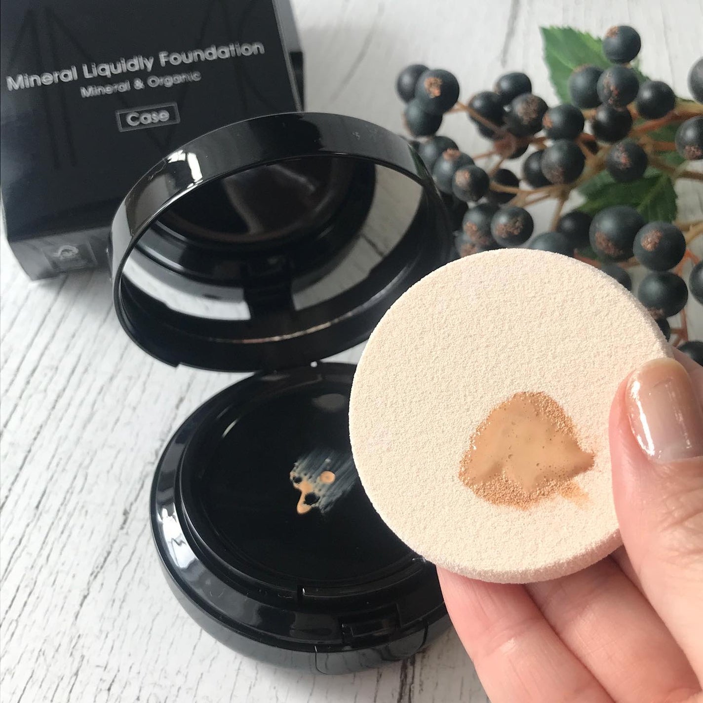 ミネラルリキッドリー ファンデーション SPF22 PA++/MiMC/リキッドファンデーションを使ったクチコミ(6枚目)