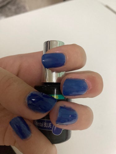 セリア ジェルネイルのクチコミ「ジェルネイル オリエンタルブルー

塗りやすく乾きやすくとっても濃いブルーで最高！
冬の今の時.....」（2枚目）