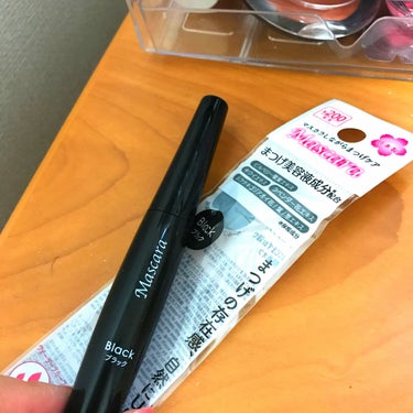 最近こちらを購入しました🙌✨

❁︎DAISO カラーマスカラD ブラック❁︎
マスカラ新しいの欲しいなぁーって思って、売り場を見てたら出会いました(笑)
こちらの商品、まつげ美容液が配合されてるんだっ