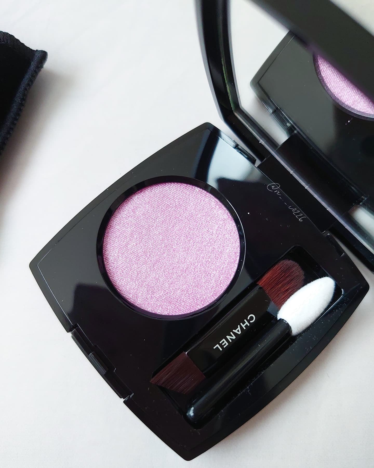 オンブル エサンシエル/CHANEL/単色アイシャドウを使ったクチコミ（3枚目）