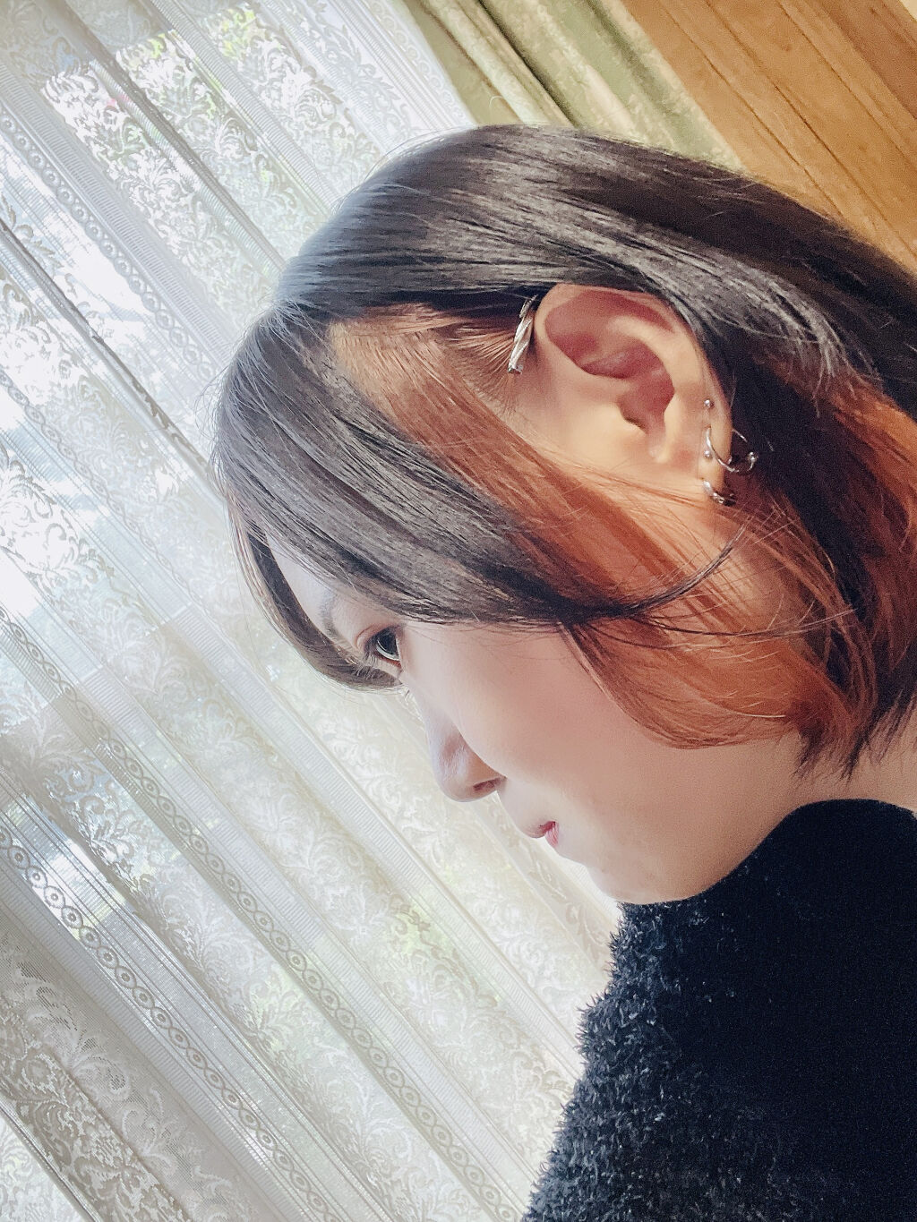 インナーカラー変えた笑
前の紫も良かったんやけど色落ちがあんまり好みじゃ無かったからオレンジに変えました！笑

紫にした時にむらしゃん買っておけば良かった〜と後悔したので今回はしっかりオレンジシャンプー買った笑

しばらくはこれで居るつもり