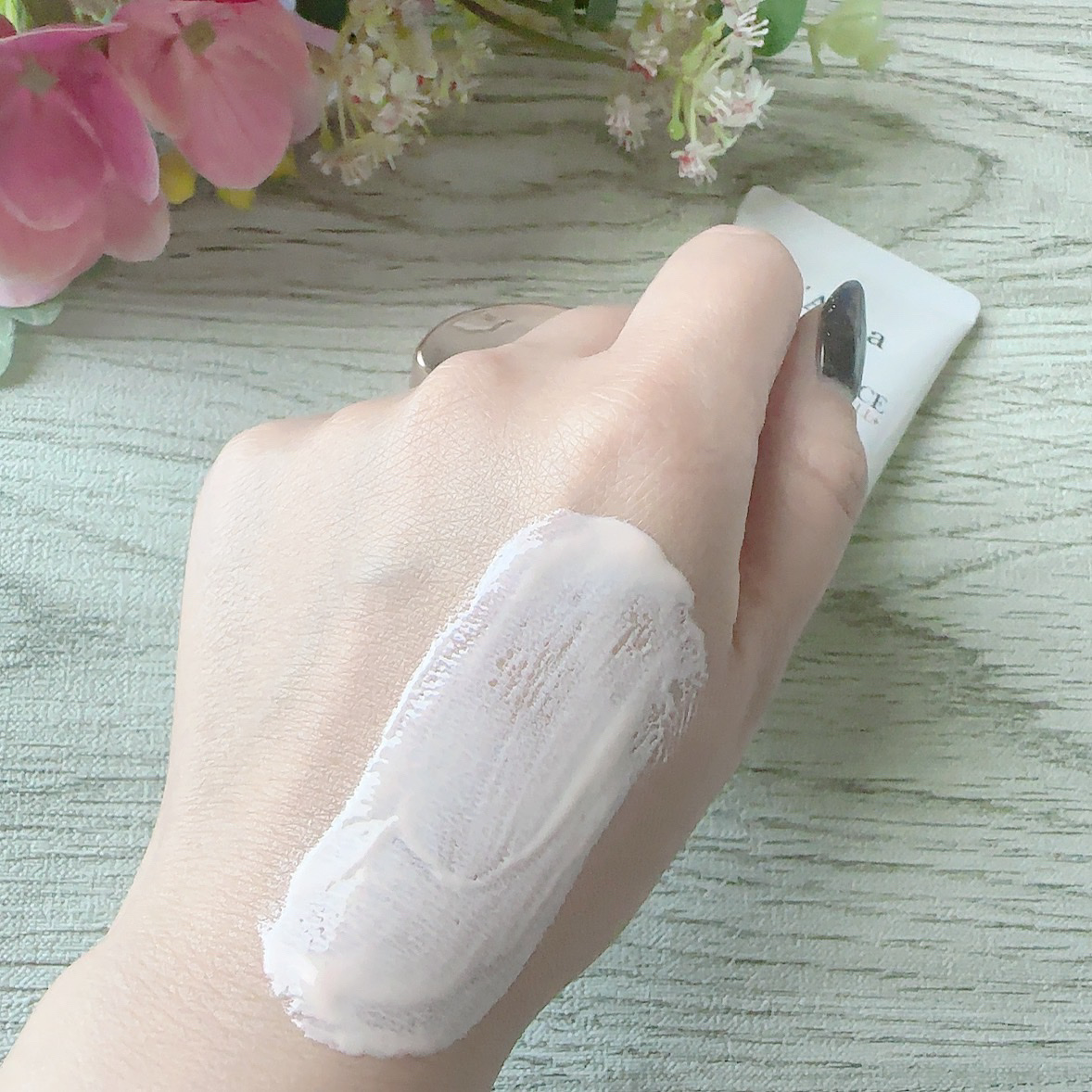 ウォータフルトーンアップサンクリーム/ダルバ/日焼け止めクリームを使ったクチコミ（3枚目）