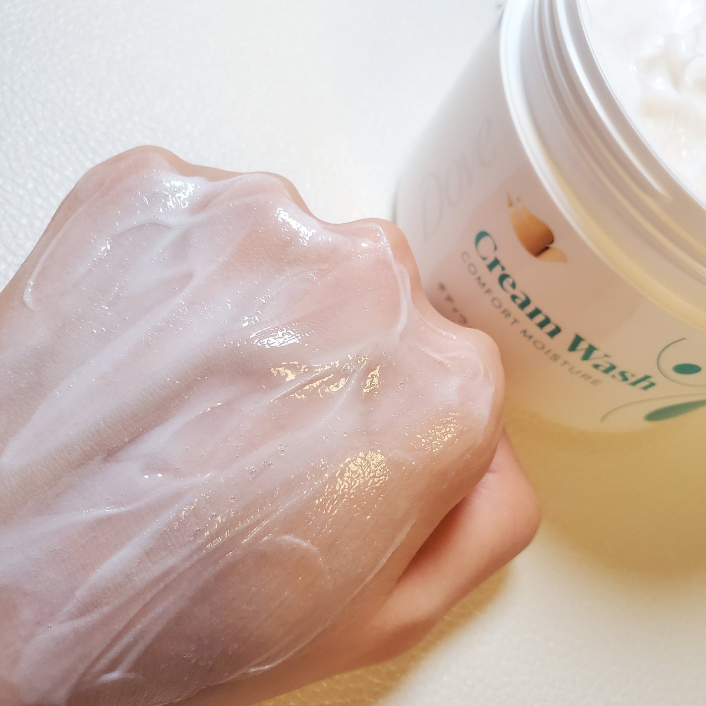 ダヴ クリームボディウォッシュ コンフォートモイスチャー/ダヴ/ボディソープを使ったクチコミ(4枚目)