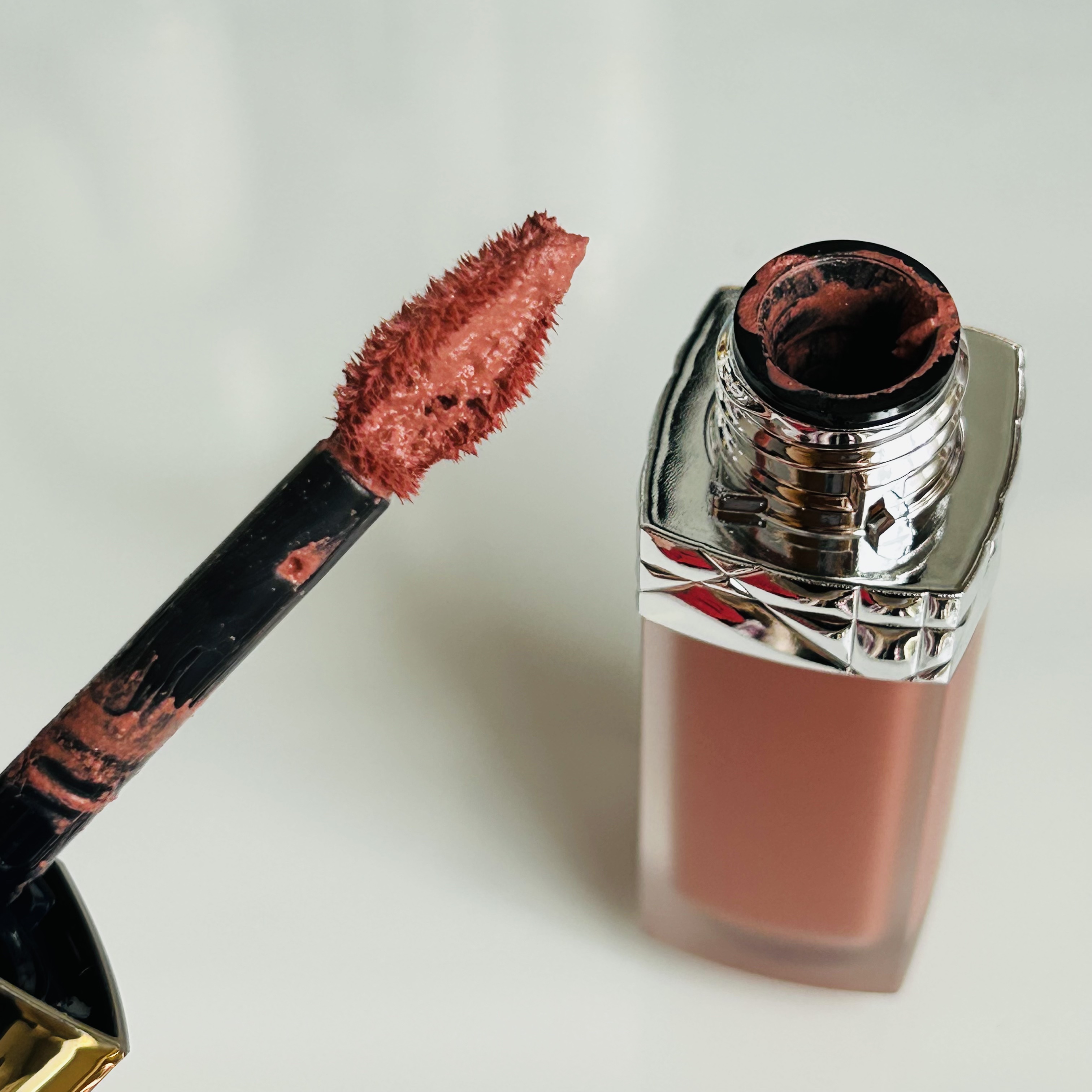 ルージュ ディオール フォーエヴァー リキッド シークイン（クリスマス コレクション 2024 限定品）/Dior/口紅・グロス・リップライナー・リップケアを使ったクチコミ（2枚目）