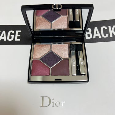 Dior ディオールショウ サンク クルール
183プラム チュチュ

ディオールのアイシャドウがリニューアルして、その中で出た新色を購入しました。
パープル系のアイシャドウって難しいかなとずっと思って