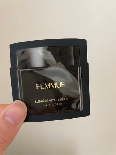 FEMMUE ルミエール ヴァイタルクリームのクチコミ「【ルミエール ヴァイタルクリーム】
しっかりと潤い、ハリのある肌に♡

ルミエールヴァイタルC.....」（1枚目）