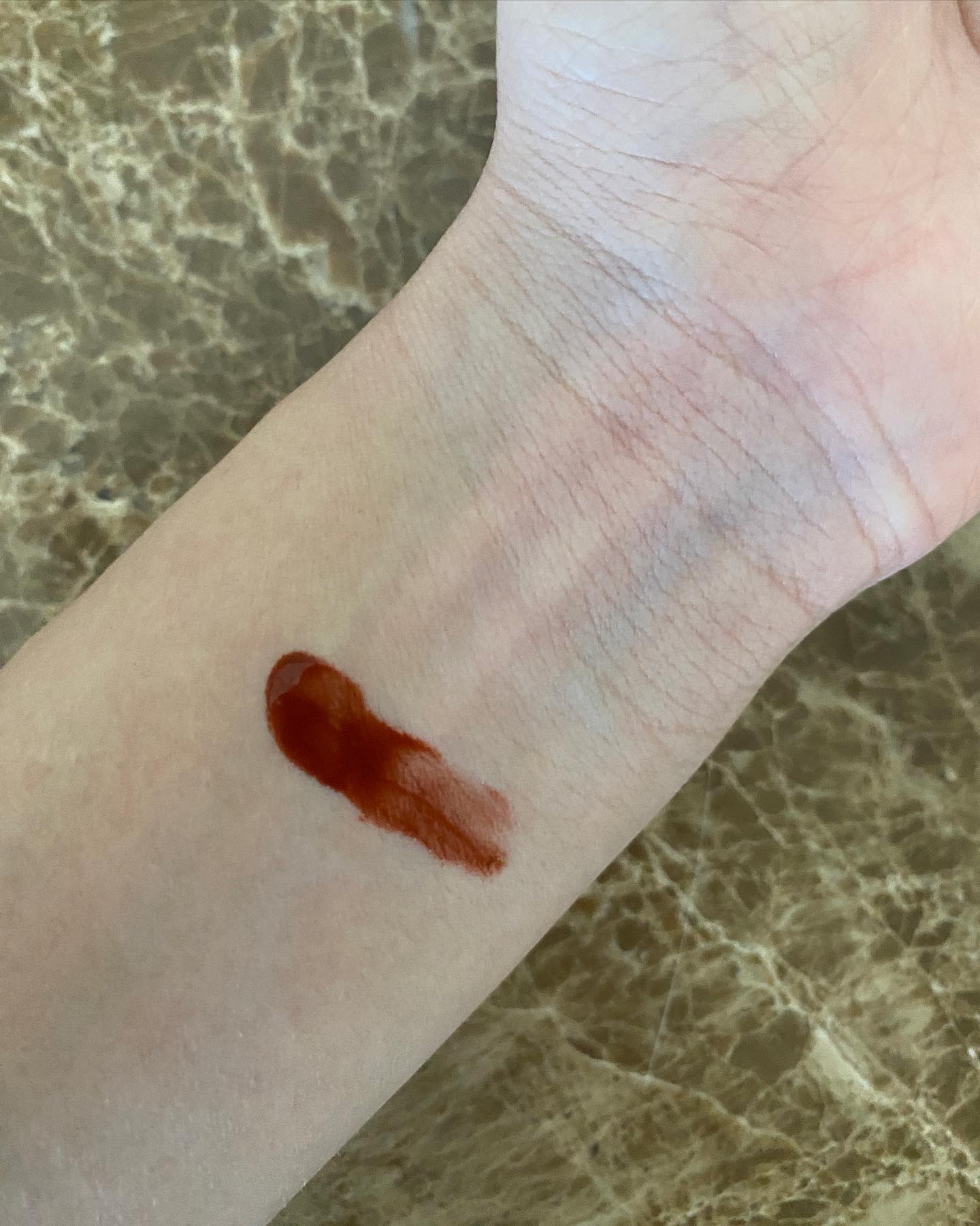 ジューシーラスティングティント/rom&nd/リップティントを使ったクチコミ（2枚目）