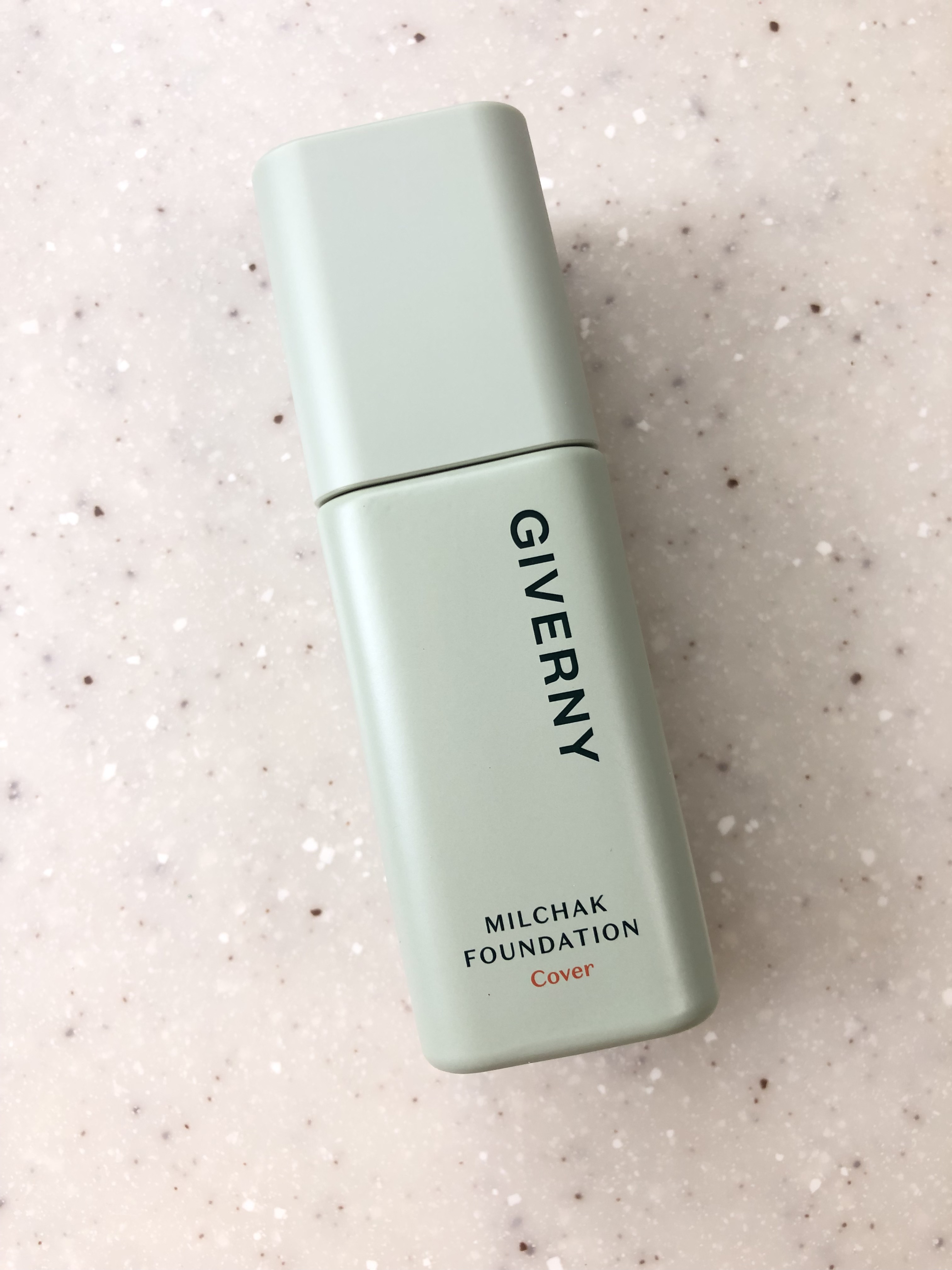 ジヴェルニー 密着カバーファンデーション 22NW ナチュラルベージュ/GIVERNY/リキッドファンデーションを使ったクチコミ（1枚目）