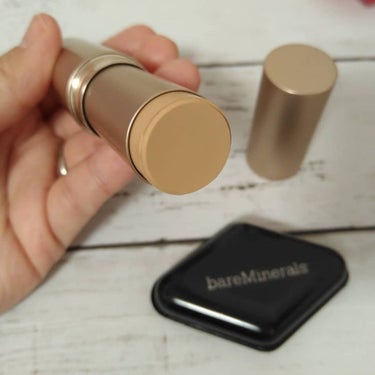 CR ハイドレイティング ファンデーション スティック/bareMinerals/その他ファンデーションを使ったクチコミ（2枚目）