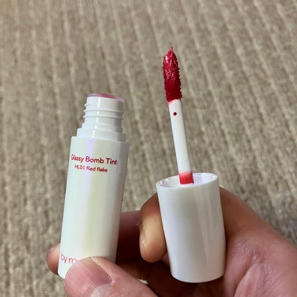 アンドバイロムアンド グラッシーボムティント HL01 RED FLAKE/&nd by rom&nd/リップティントを使ったクチコミ(2枚目)