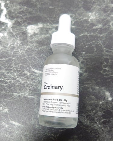 少しづつ色んな商品を試してますThe Ordinary！
とりあえず基本的に切らさず使っている「Hyaluronic Acid 2% + B5」
他にも私の敏感肌で安全に使用できるのがあったら載せます！