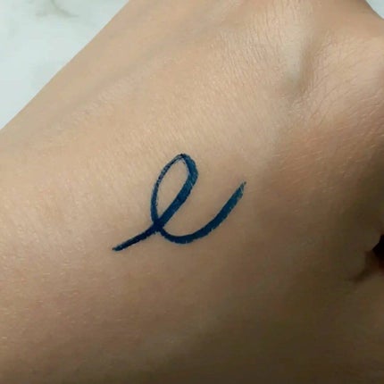 ADDICTION ザ カラー リキッド アイライナーのクチコミ「ネイビーのアイライナーを探して彷徨って…
まずはADDICTION‼
ビビッドカラーが.....」(3枚目)