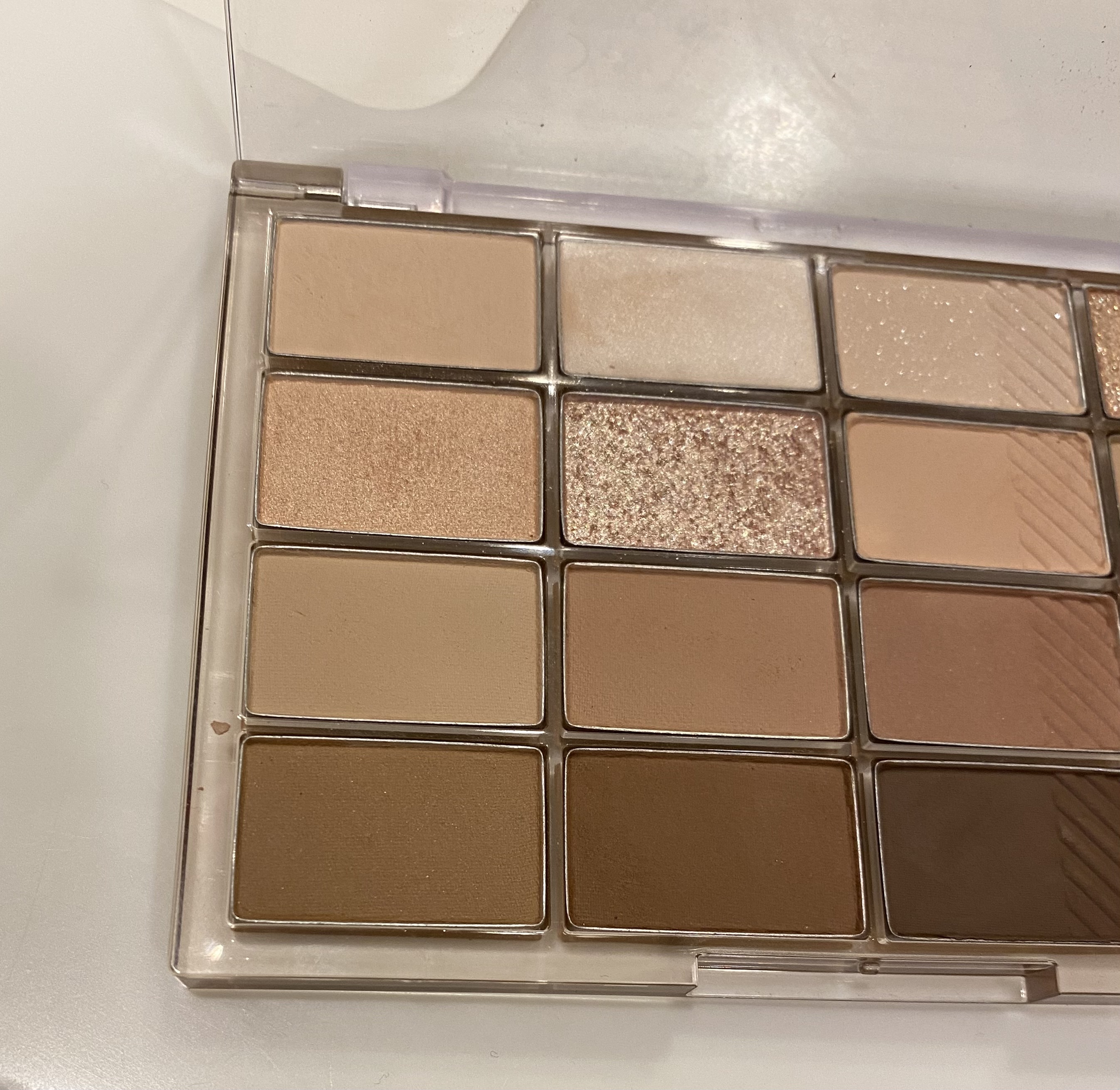 ソフトブラーリングアイパレット/wakemake/アイシャドウパレットを使ったクチコミ（2枚目）