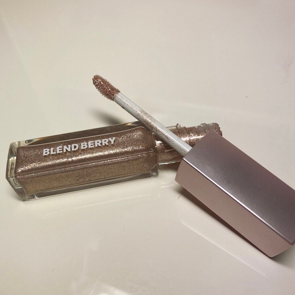 プリズムシャイングリッター/BLEND BERRY/グリッターを使ったクチコミ(2枚目)