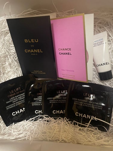 CHANEL シャネル N°5 ザ シャワー ジェルのクチコミ「♡CHANEL
シャネル N°5 ザ シャワー ジェル
シャネル N°5 ザ ボディ ローショ.....」（2枚目）