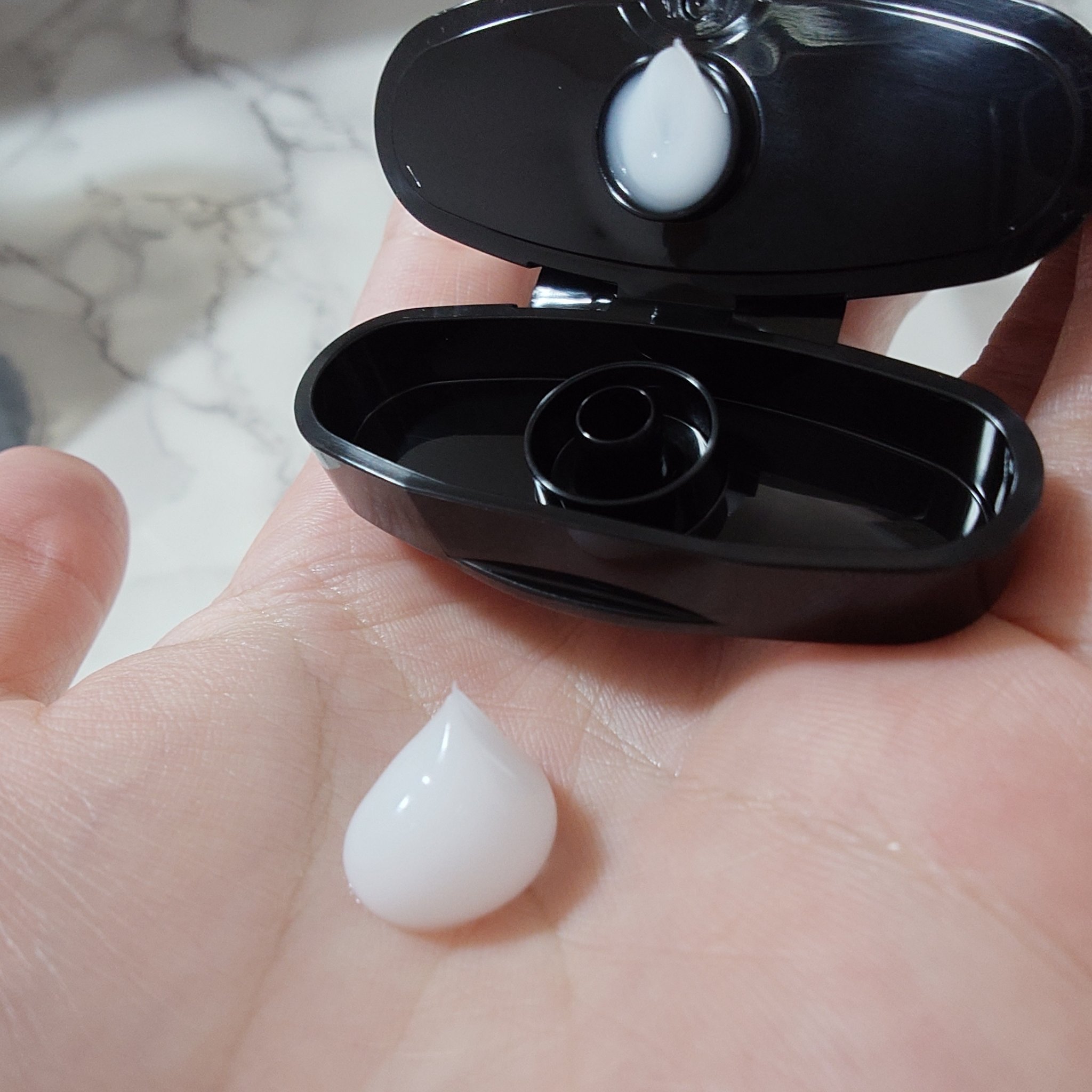 キューミースウィートボムホワイトクリーム/AGARISM/ボディクリームを使ったクチコミ（2枚目）