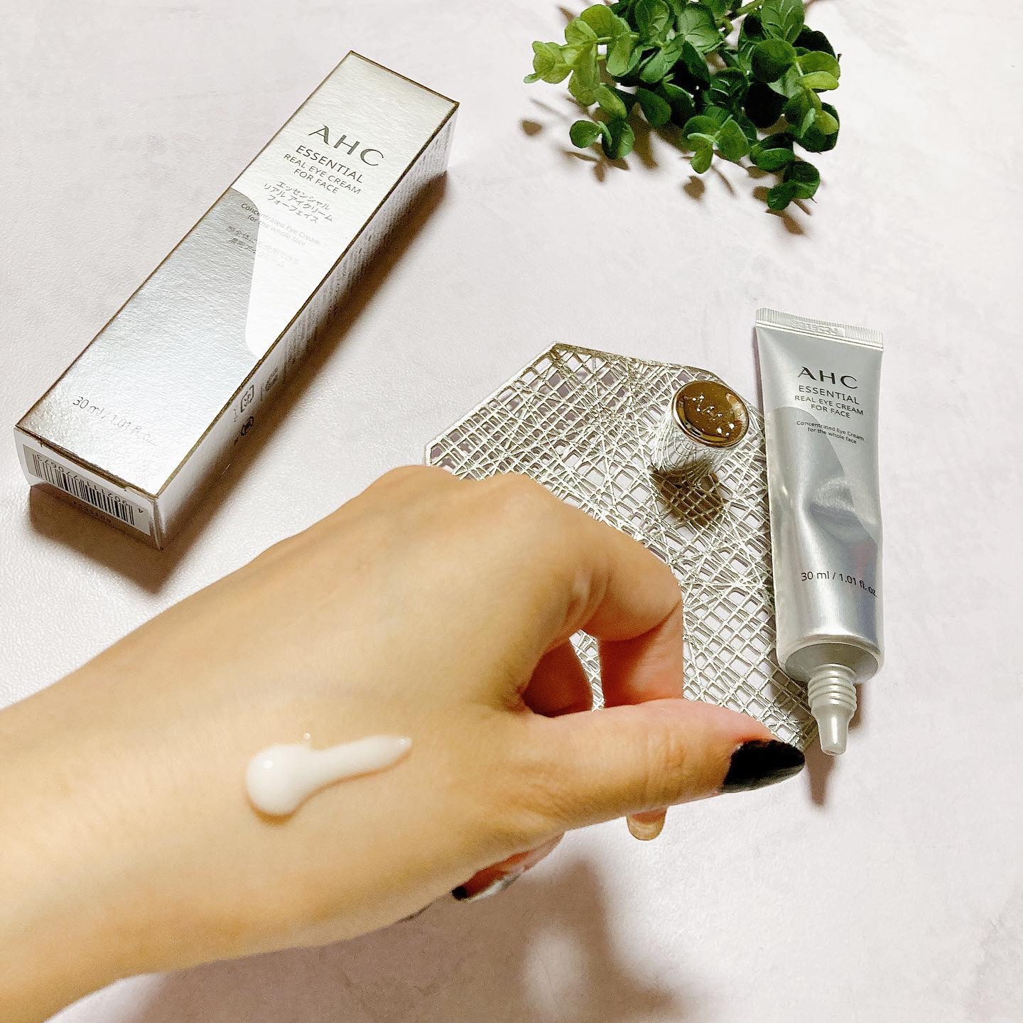 エッセンシャル リアル アイクリーム フォーフェイス/AHC/アイケア・アイクリームを使ったクチコミ（3枚目）