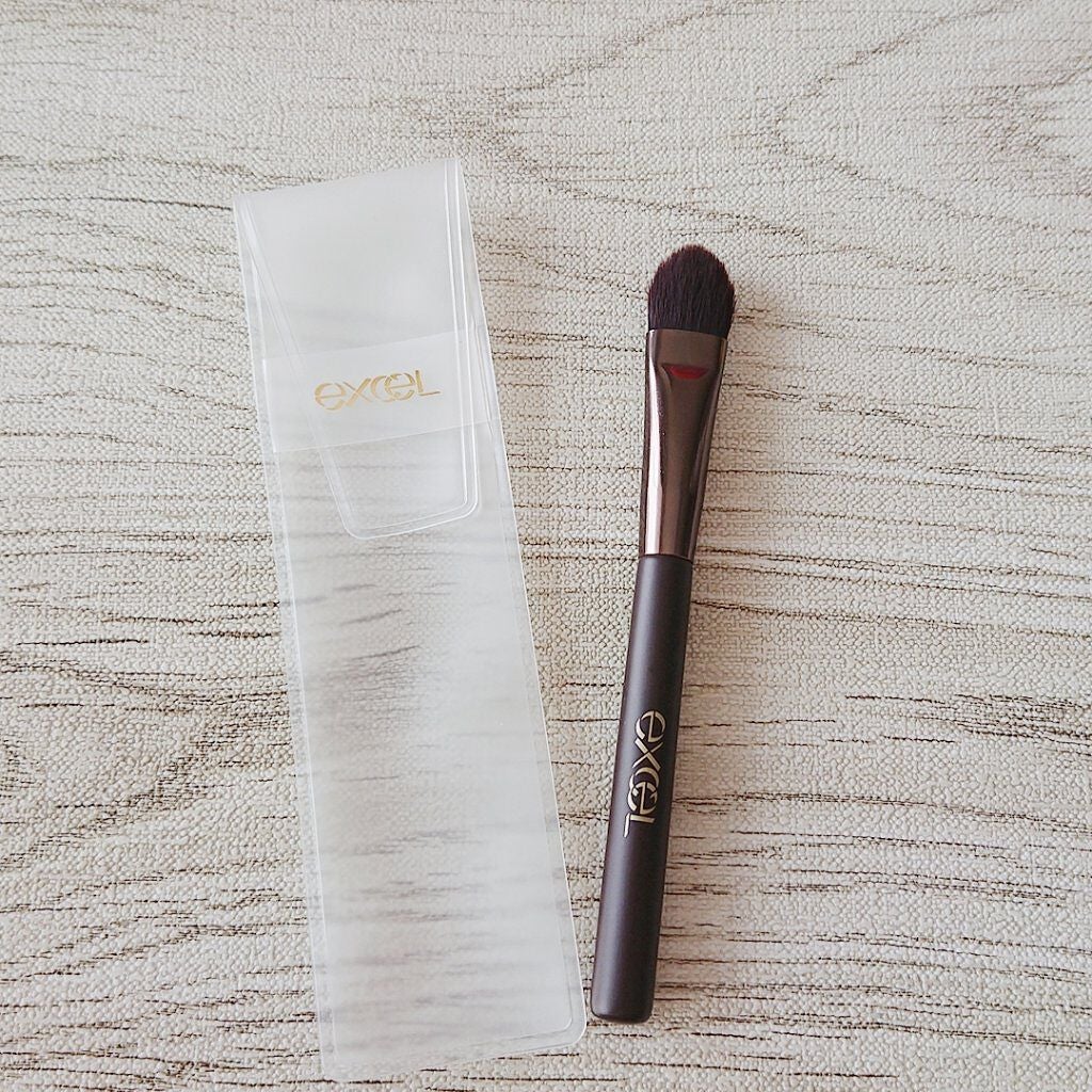 アイシャドウブラシ M/excel/メイクブラシを使ったクチコミ(2枚目)