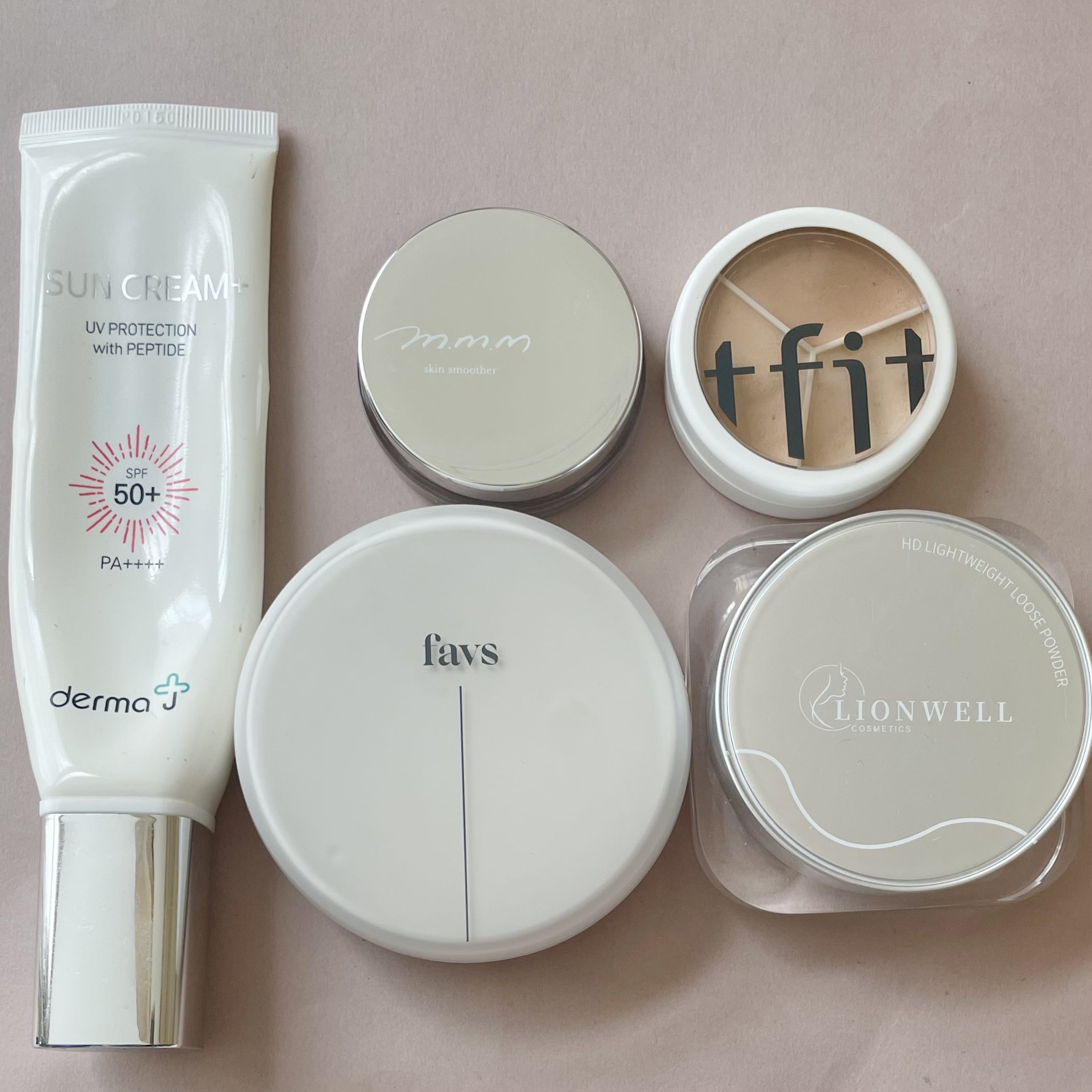 カーミンググロウアップクッションファンデーション/favs/リキッドファンデーションを使ったクチコミ（2枚目）