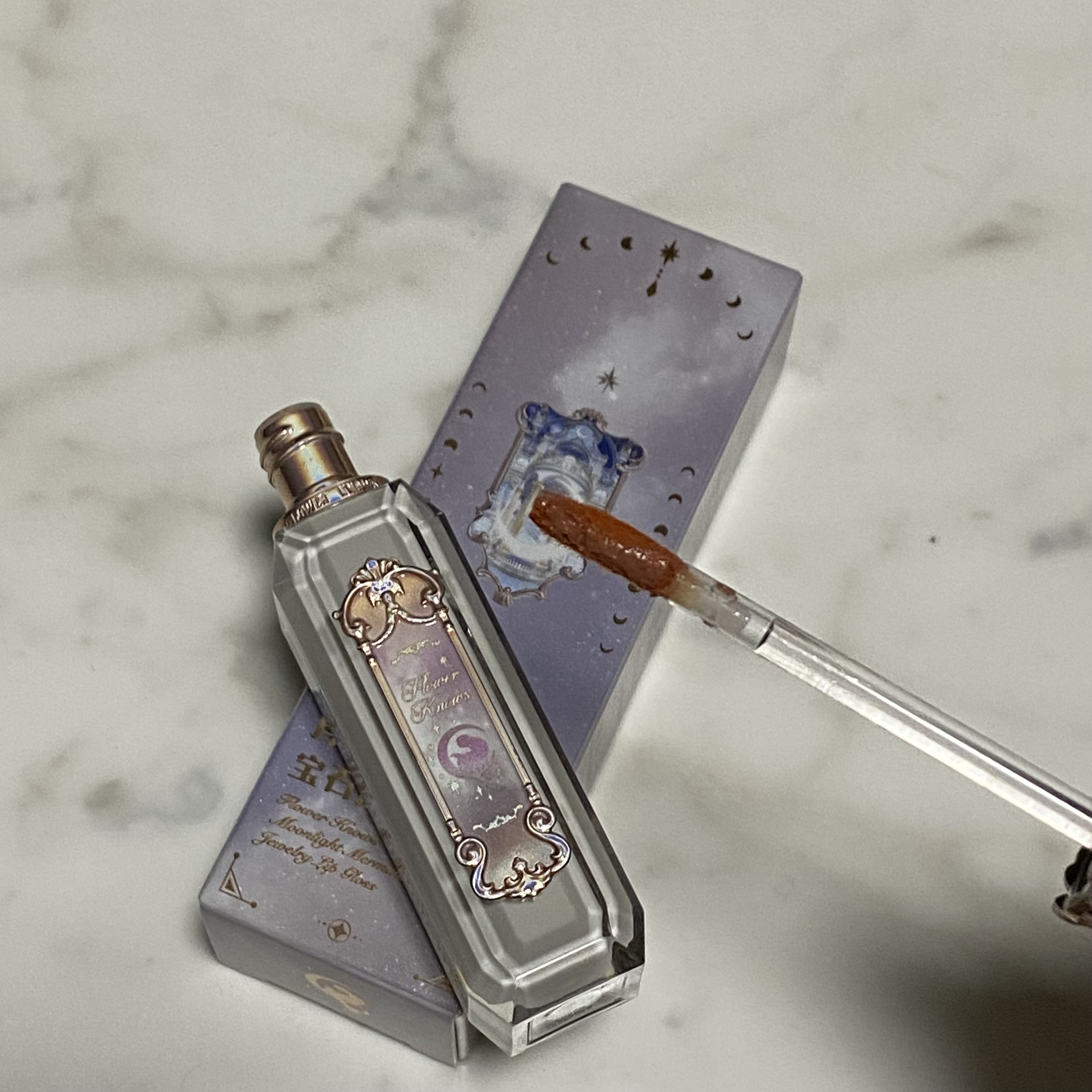 月光人魚シリーズ ジュエリーリップグロス GE01：Nude Stellar /FlowerKnows/リップグロスを使ったクチコミ（2枚目）