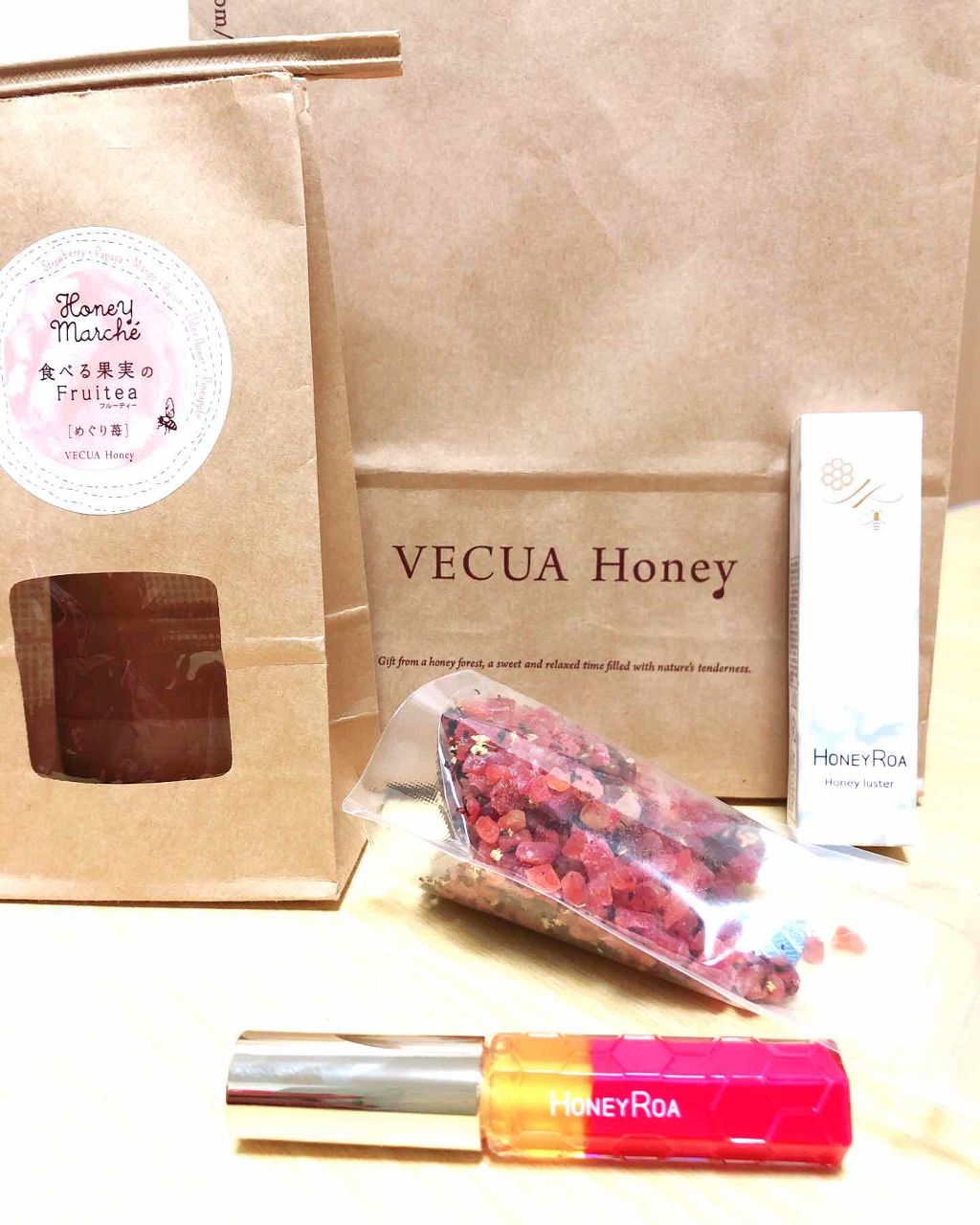 ハニーラスター r/ROAlív/リップグロスを使ったクチコミ（1枚目）