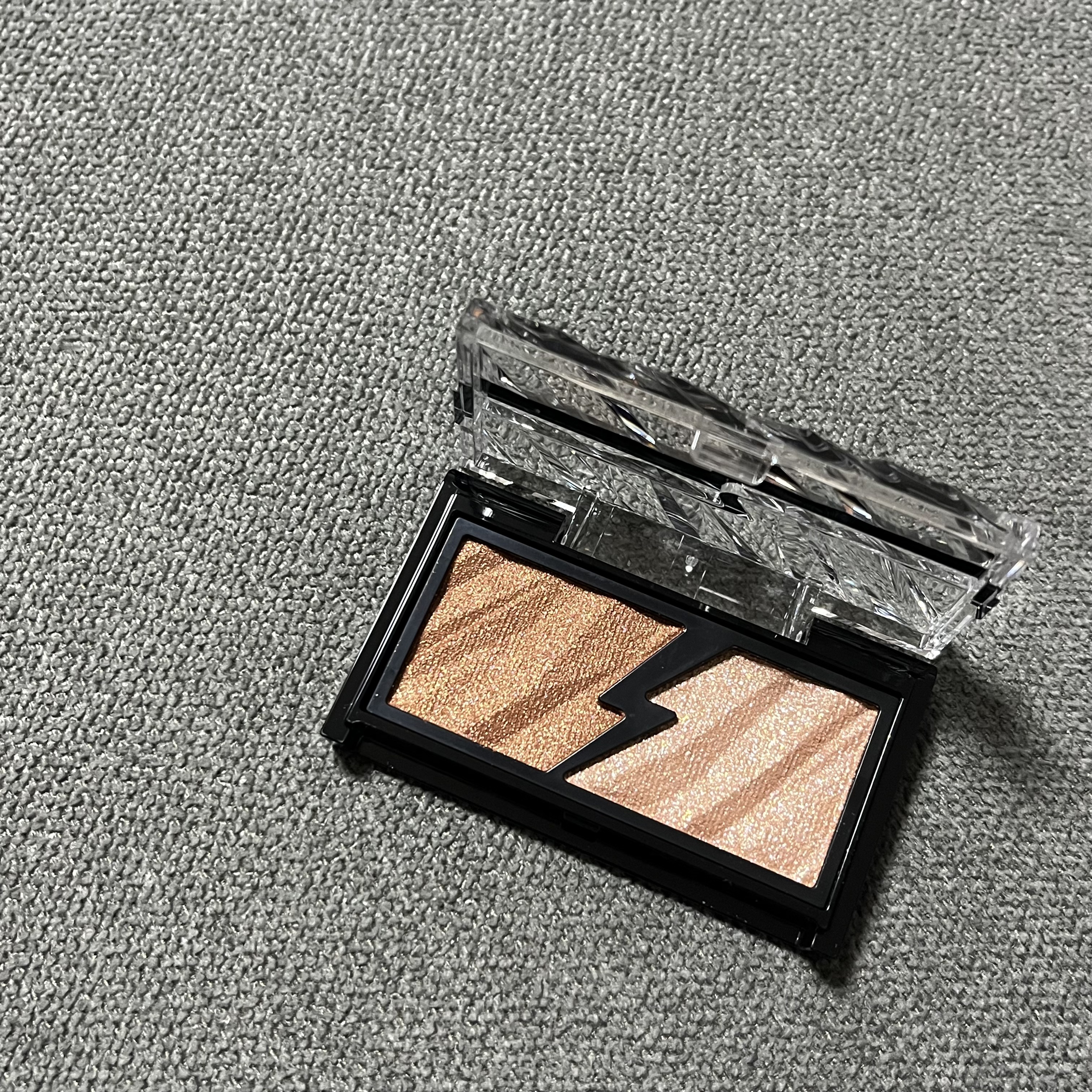 エレクトリックショックアイズ /KATE/アイシャドウパレットを使ったクチコミ（2枚目）