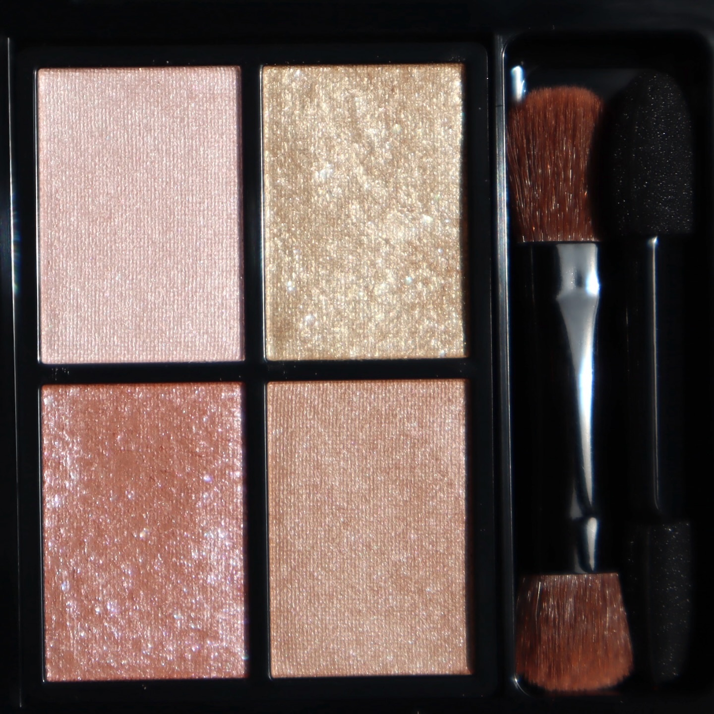 2024 ホリデーコフレ/エトヴォス/メイクアップキットを使ったクチコミ（2枚目）