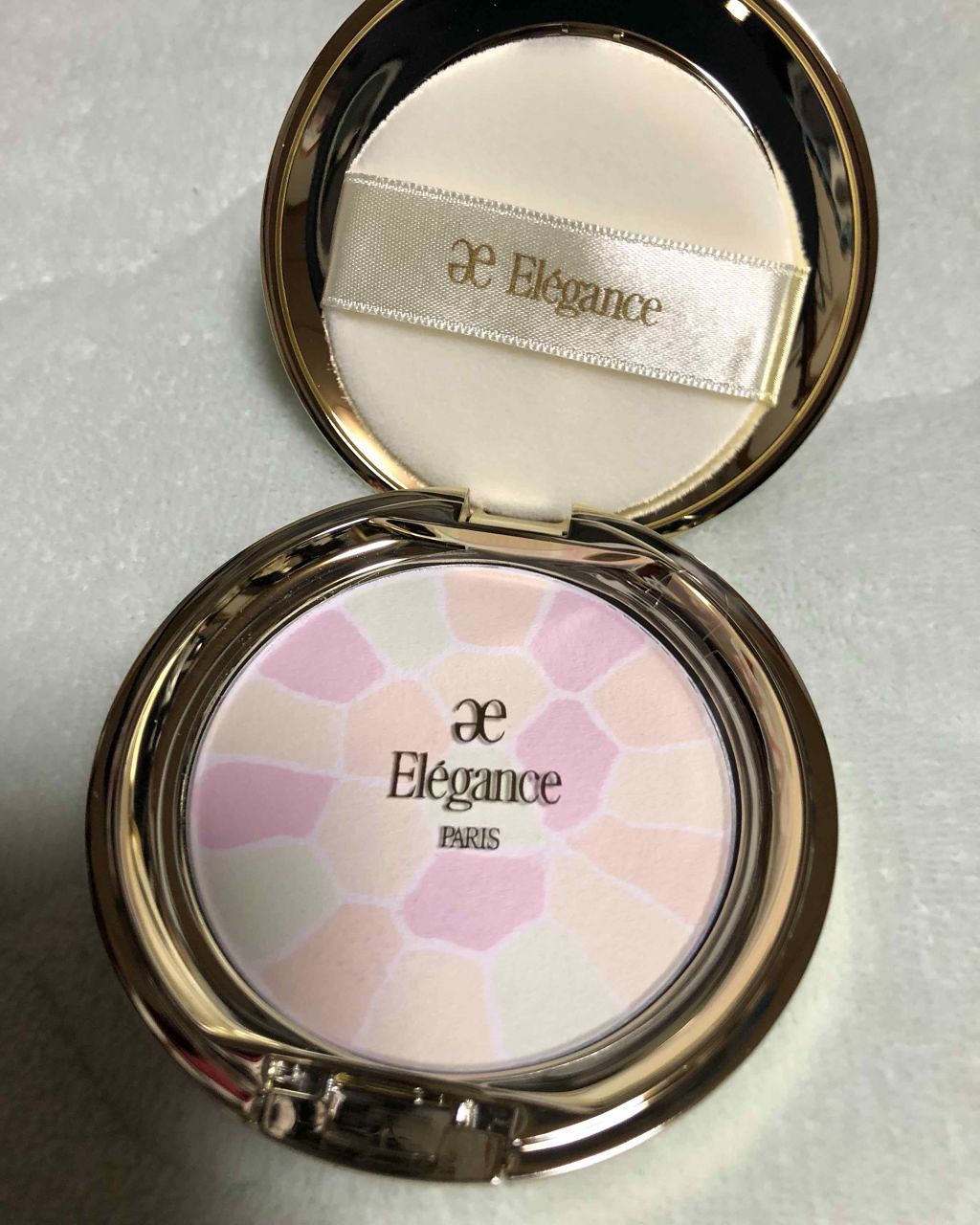 ラ プードル オートニュアンス/Elégance/プレストパウダーを使ったクチコミ（1枚目）