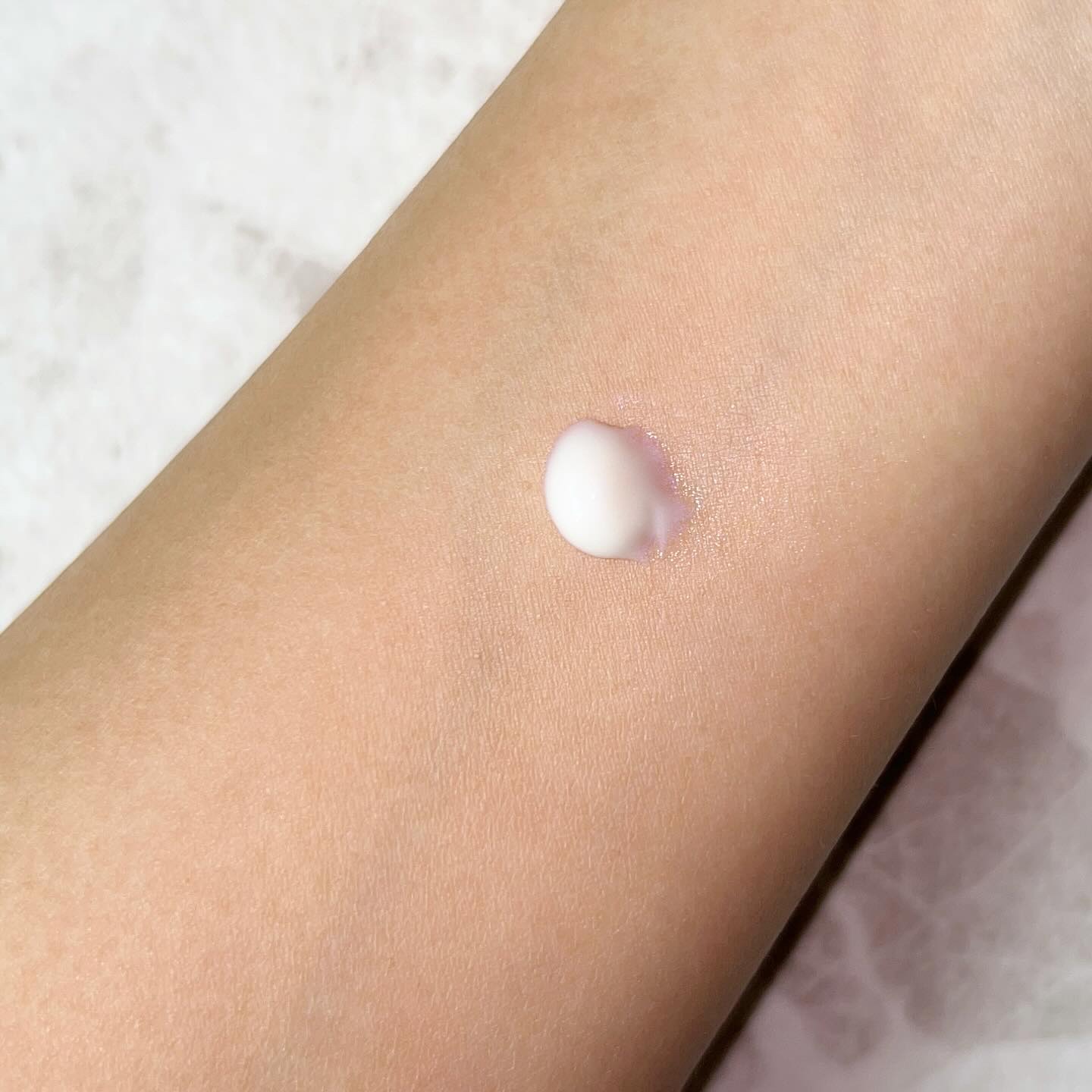 レ ベージュ ヘルシー グロウ プライマー フロスティ ホワイト/CHANEL/化粧下地を使ったクチコミ（2枚目）