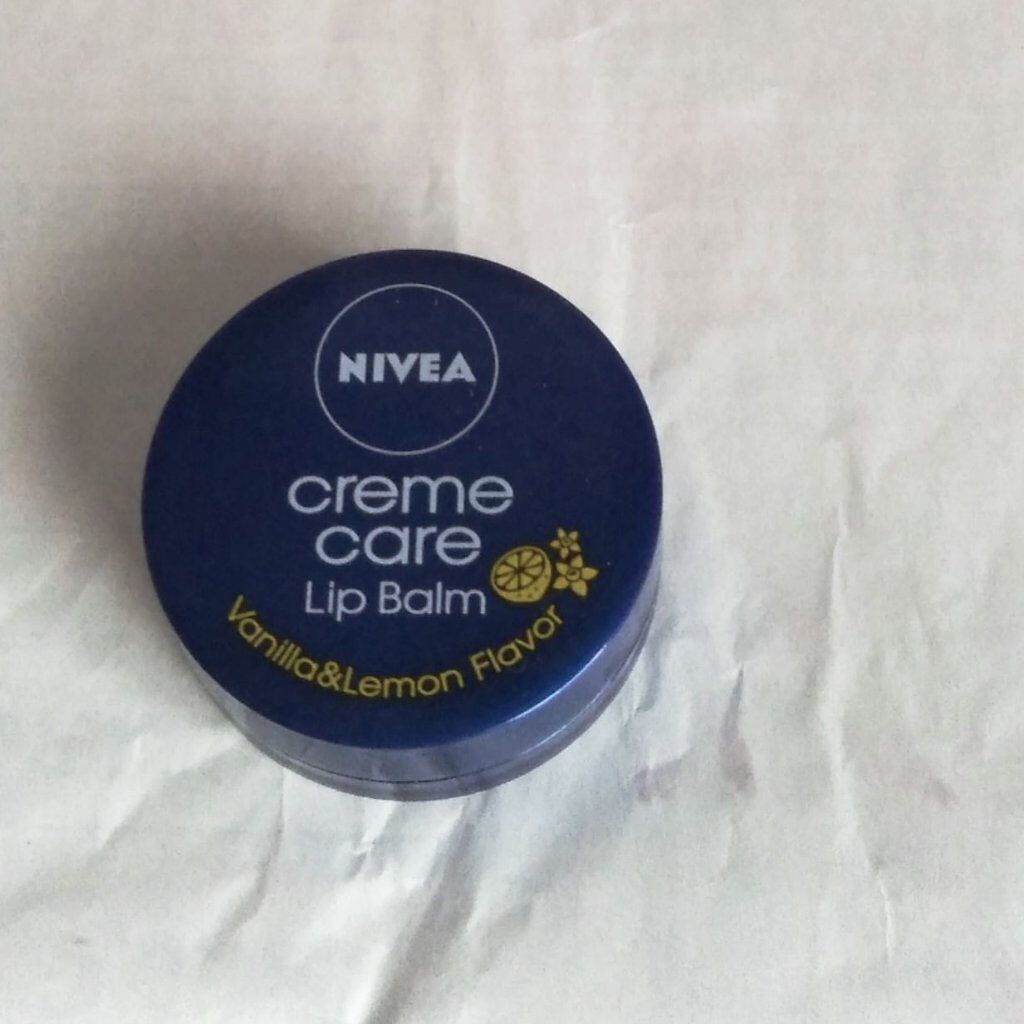 ニベア クリームケア リップバーム バニラ&レモンの香り/ニベア/リップケアを使ったクチコミ（1枚目）