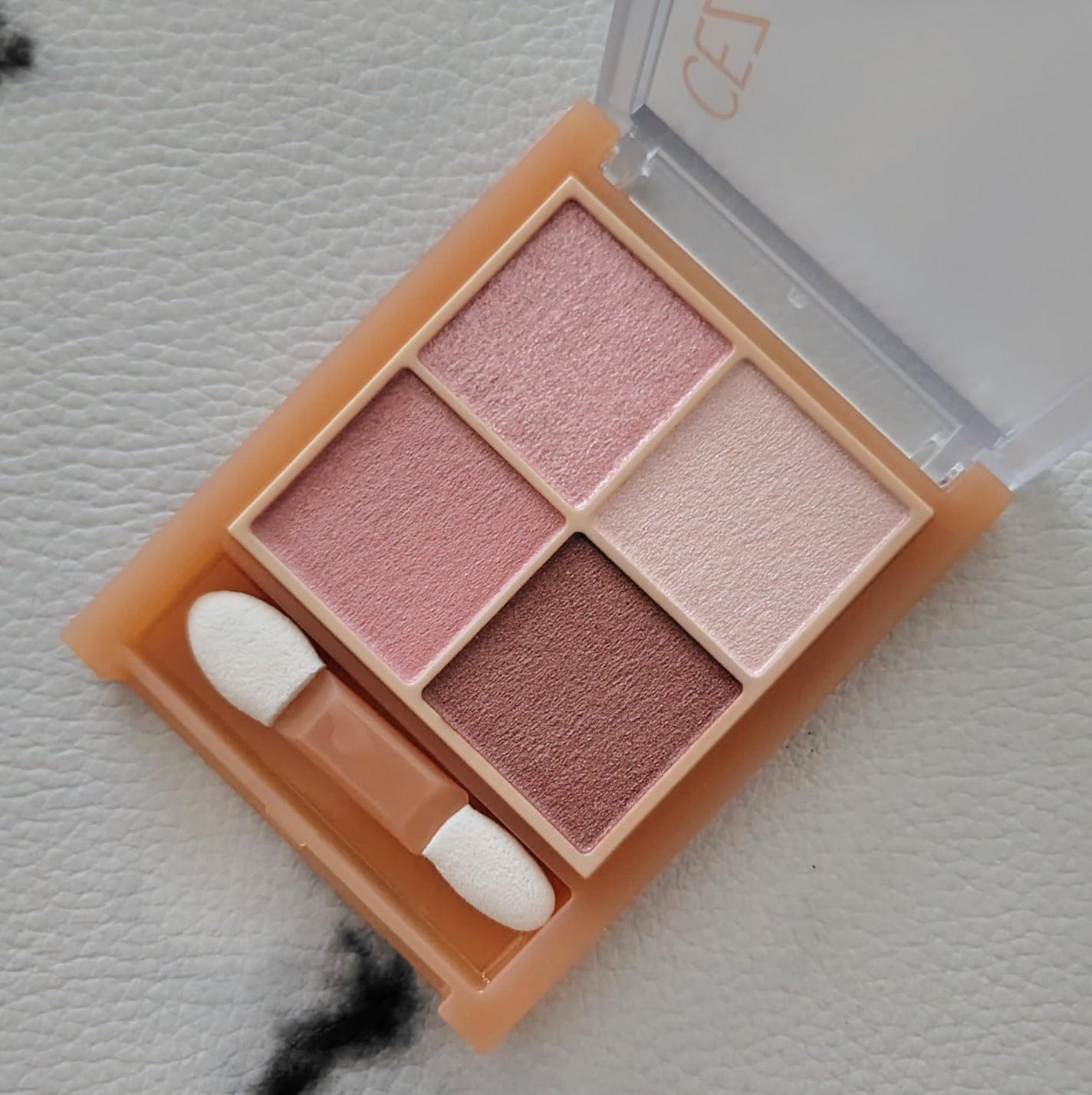 ベージュトーンアイシャドウ/CEZANNE/アイシャドウパレットを使ったクチコミ(2枚目)