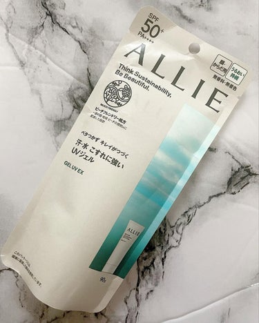 アリィークロノビューティ ジェルUV EX 90g
ALLIE様より商品をいただき試させていただきました♡

みずみずしいジェルタイプでスーッとのびて均一に密着してくれるような感覚！
ジェルなのでうるお