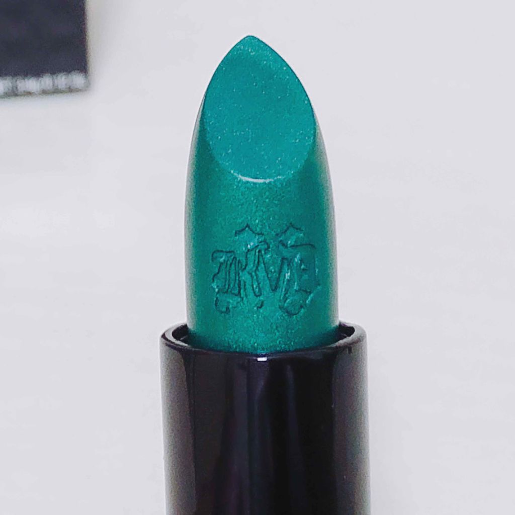 Studded Kiss Creme Lipstick/Kat Von D/口紅を使ったクチコミ（2枚目）