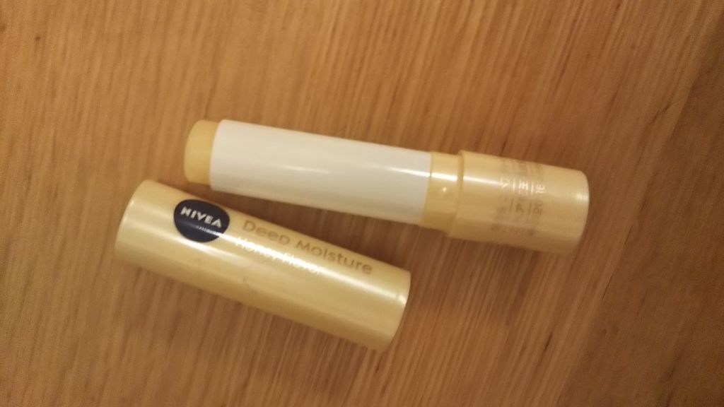 ニベア ディープモイスチャーリップ/ニベア/リップクリームを使ったクチコミ(3枚目)