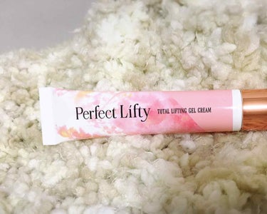 RBP Perfect Lifty TOTAL LIFTING GEL CREAM

リフティングクリームです。
クリームというより、ジェルですね。
（アトピー肌で手がしわしわお恥ずかしい）

目元に塗