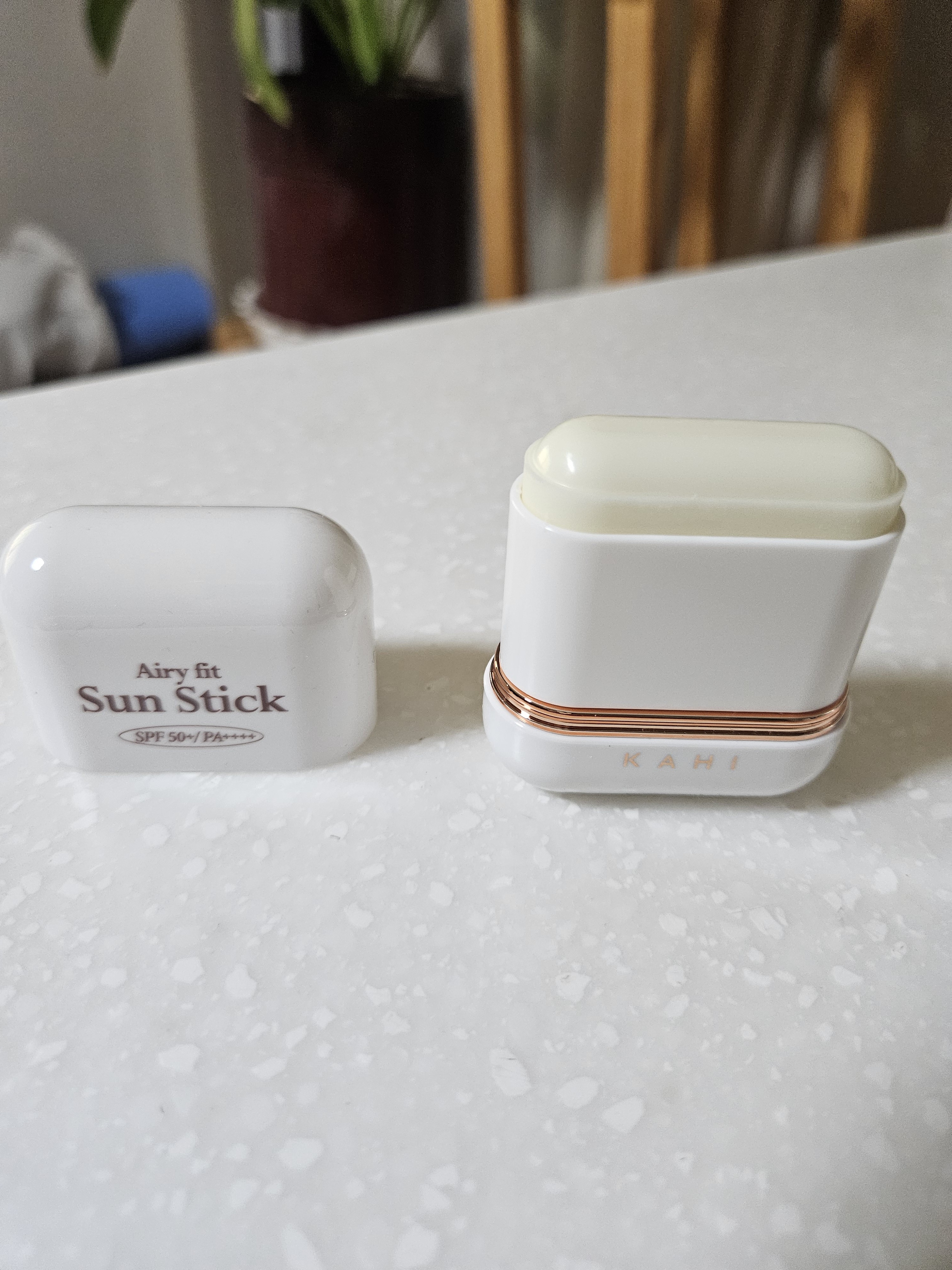 エアリーフィットサンスティック/KAHI/日焼け止めスティックを使ったクチコミ（2枚目）