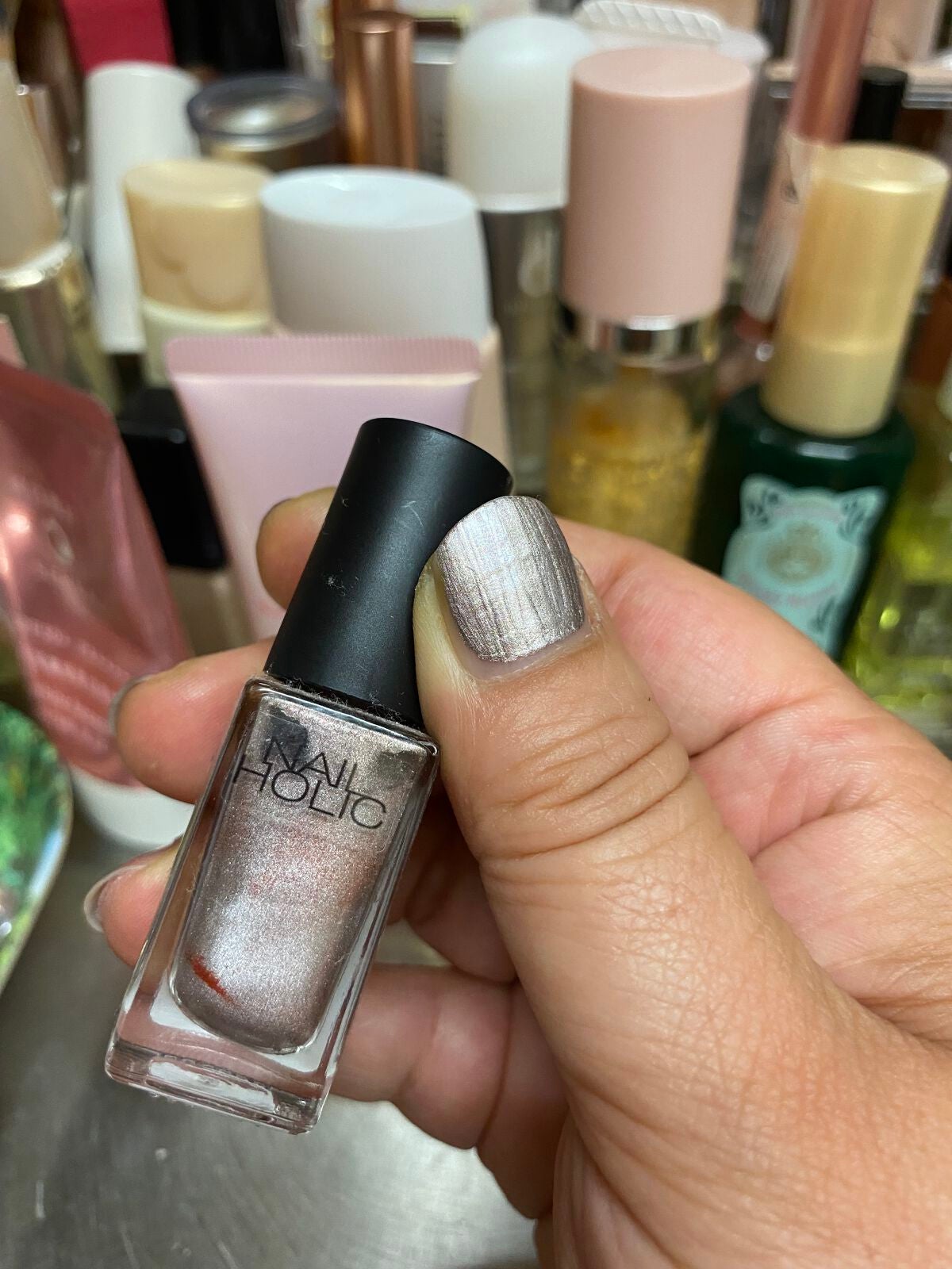 ネイルホリック Future Metal/ネイルホリック/マニキュアを使ったクチコミ(2枚目)