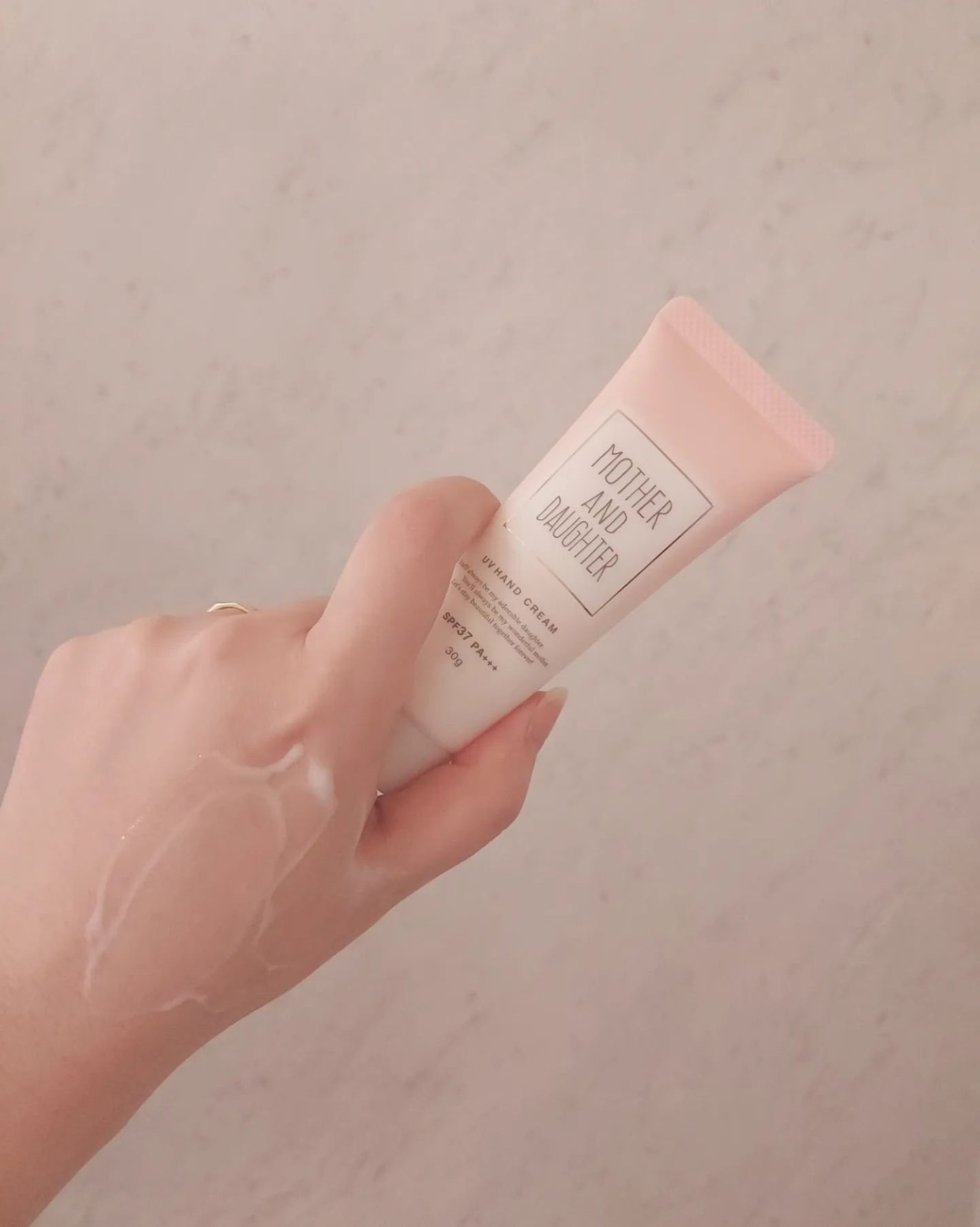 UVハンドクリームN SPF37 PA+++/Mother&Daughter/ハンドクリームを使ったクチコミ(4枚目)