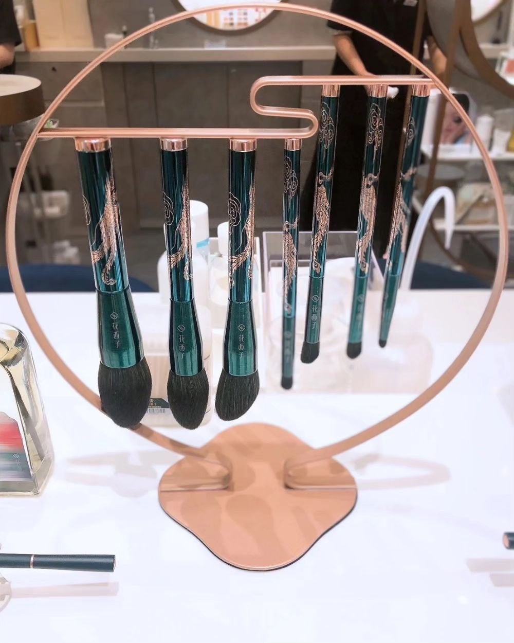 maiasagi on LIPS 「#PR#花西子この投稿はプロモーションを含みます。伊勢丹新宿店..」(4枚目)