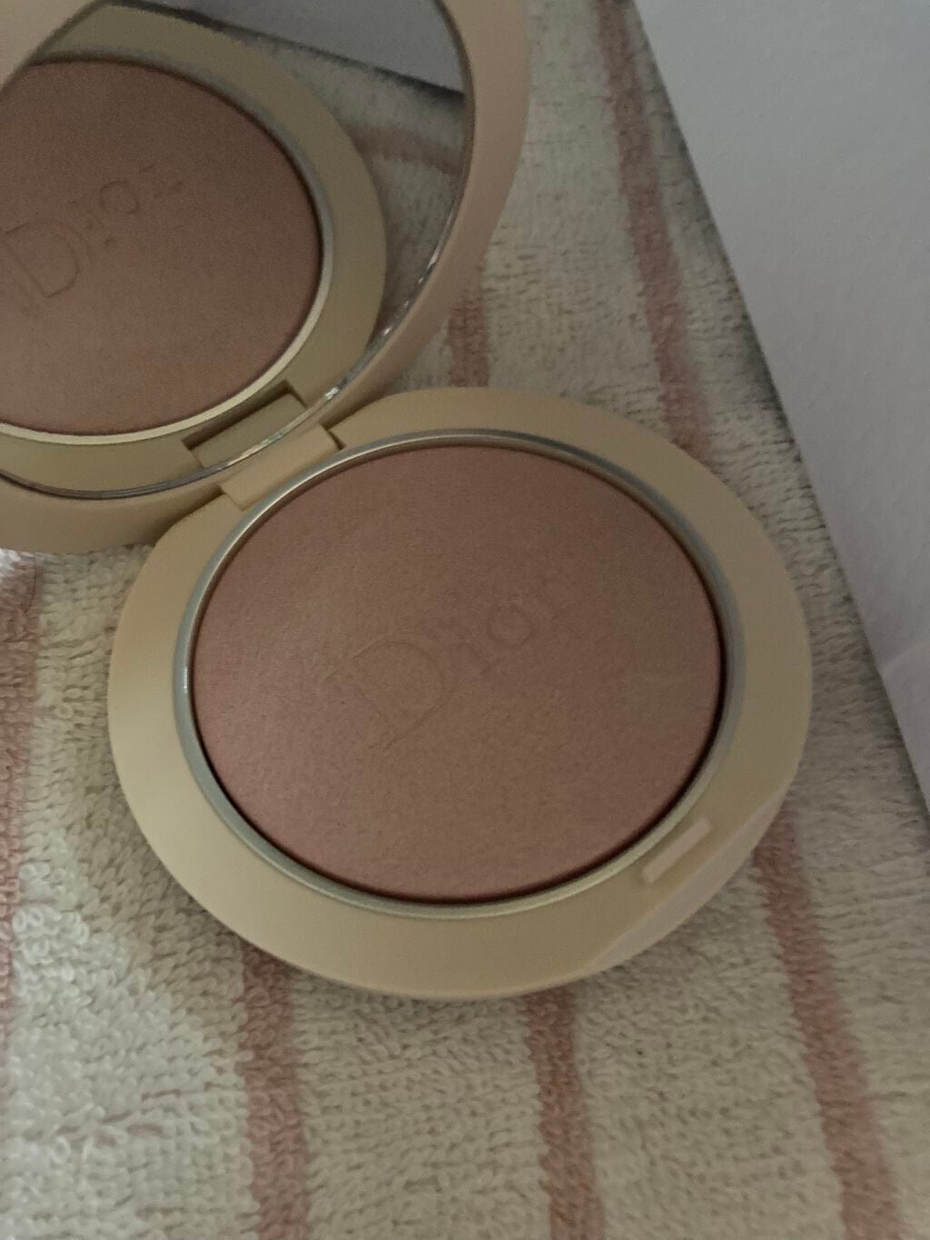 ディオールスキン フォーエヴァー クチュール ルミナイザー/Dior/プレストパウダーを使ったクチコミ(1枚目)