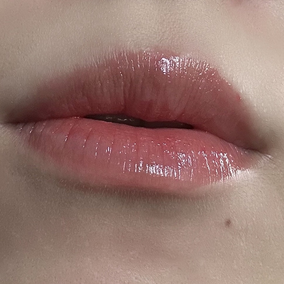 グロー プレイ リップ バーム ルージュ アウェイクニング/M・A・C/リップバームを使ったクチコミ（2枚目）