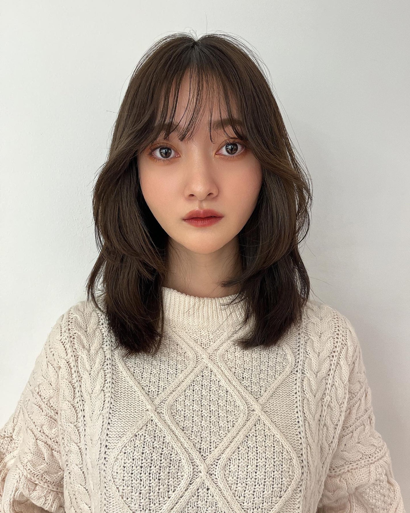 HARUNA on LIPS 「鎖骨ミディと、#たっぷりレイヤー..ミディアムレイヤー✨.秋ら..」(2枚目)