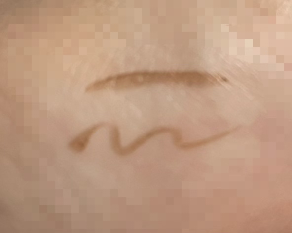 スキニーリッチライナー/excel/リキッドアイライナーを使ったクチコミ（3枚目）