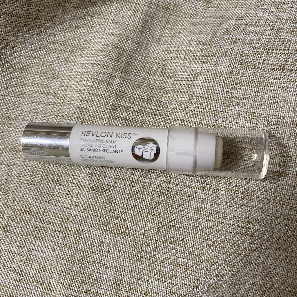 シュガースクラブで角質ケアと潤いのある唇に😚

洗い流さないリップスクラブ！
シュガーのように溶けるスクラブで唇の角質をやさしくケアしてくれて、3種のフルーツオイルでくちびるの乾燥をカバーしてくれるとても万能なアイテム！！

私は111 