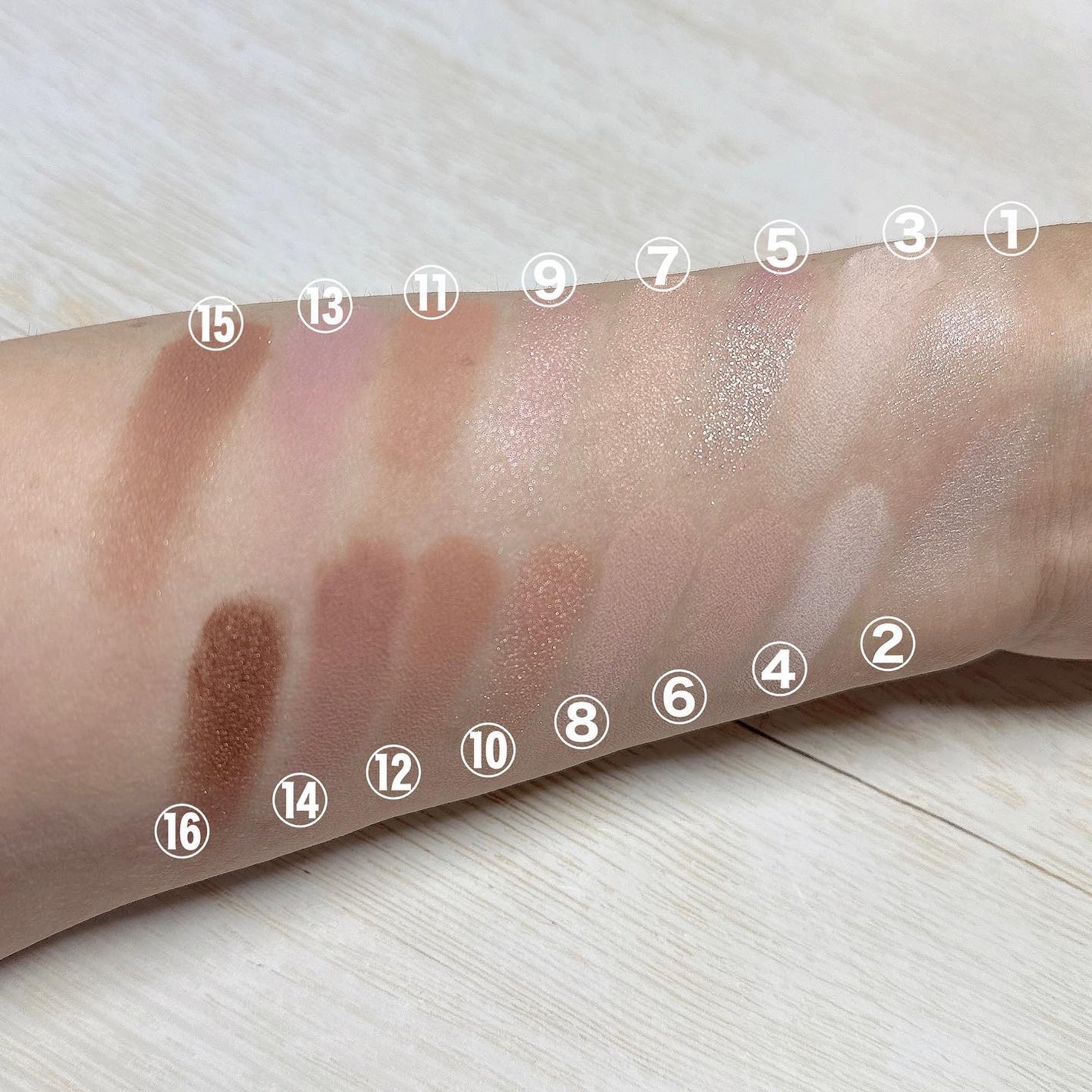 ソフトブラーリングアイパレット/wakemake/アイシャドウパレットを使ったクチコミ(5枚目)